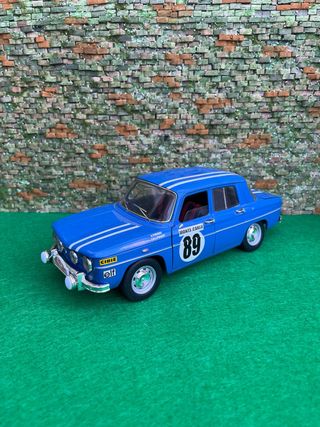 Renault 8 Gordini (1999) – Escala 1:18 – Solido