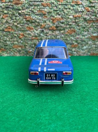 Renault 8 Gordini (1999) – Escala 1:18 – Solido