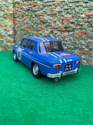 Renault 8 Gordini (1999) – Escala 1:18 – Solido