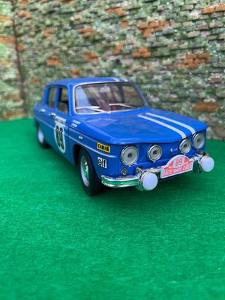 Renault 8 Gordini (1999) – Escala 1:18 – Solido