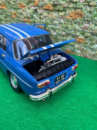 Renault 8 Gordini (1999) – Escala 1:18 – Solido