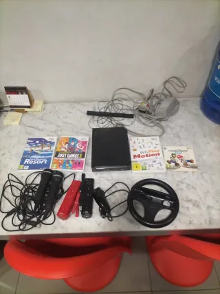 Nintendo Wii con Volante y 2 Mandos
