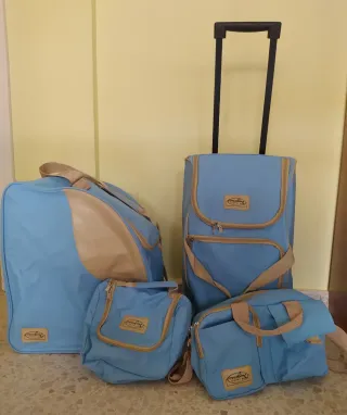 Conjunto Maletas Viaje Azul y Beige
