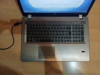 Portátil HP con Batocera Linux