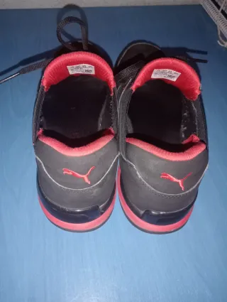 Zapatillas Puma Tazón Negras y Rojas
