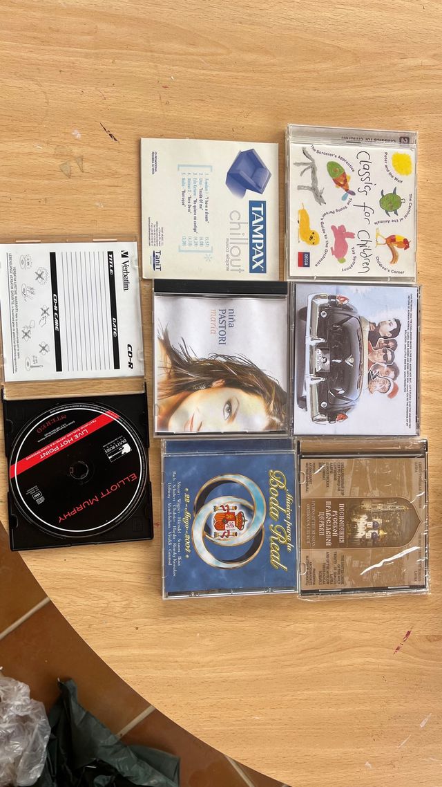 CDs Varios: Chillout, Niña Pastori, Clásicos Infan