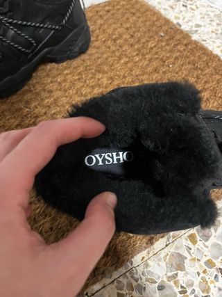 Botas de montaña Oysho negras