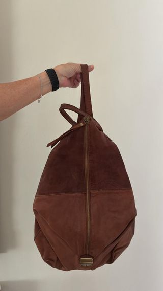 Mochila de piel marrón