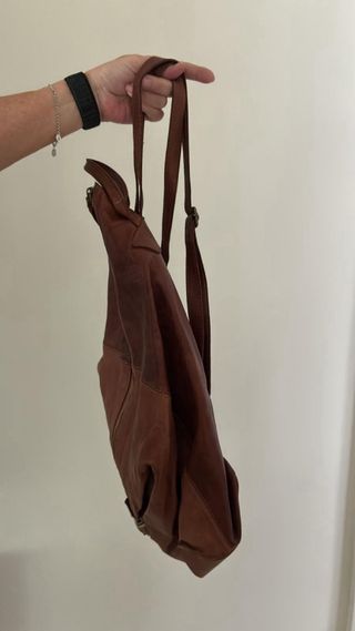 Mochila de piel marrón
