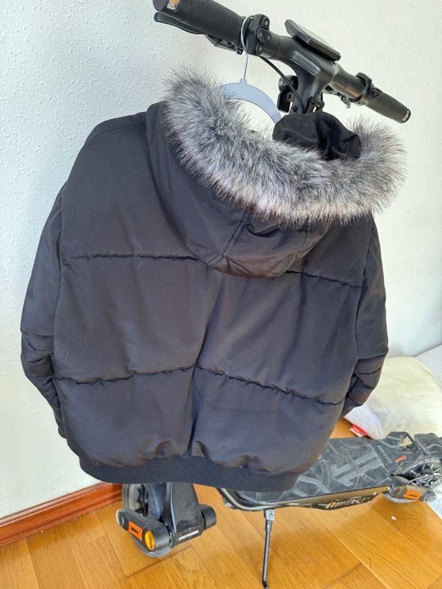 Chaqueta McKenzie Negra con Capucha