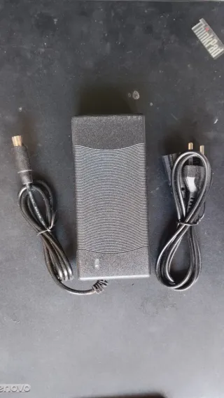 Cargador patinete eléctrico nuevo 