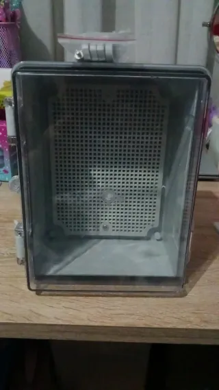 Caja conexiones eléctrica transparente