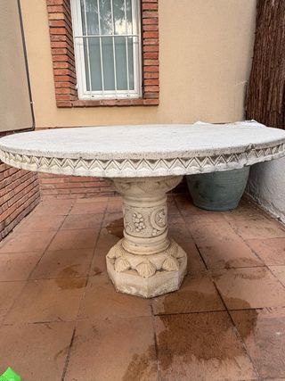 Mesa redonda exterior piedra maciza
