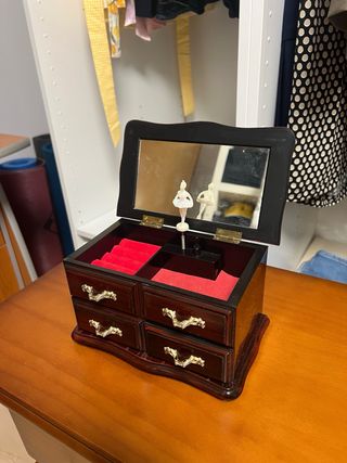 Joyero antiguo madera oscuro con música 