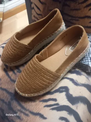 Zapatillas esparto color camel 