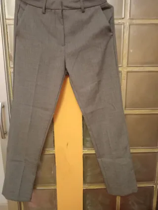 Pantalón de vestir gris chica