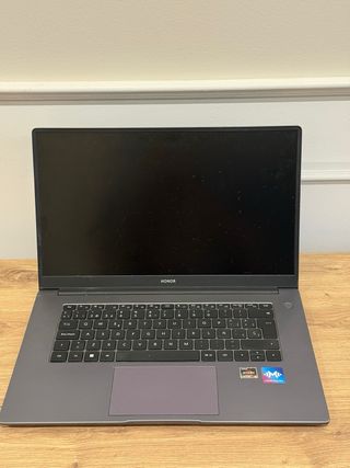 Portátil Honor MagicBook 15 Ryzen 5 512GB SSD
