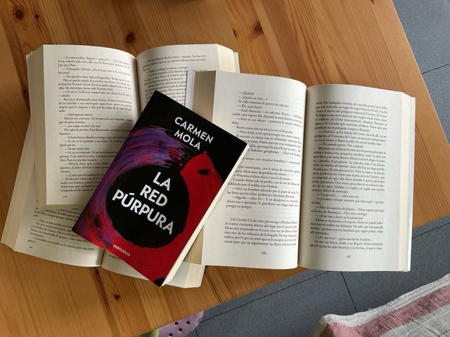 Libro "La nena" Carmen Mola