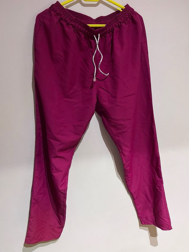 Uniforme mujer negro y rosa