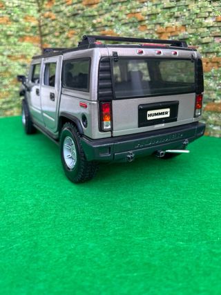 Hummer H2 Maisto – Escala 1:18 - Marca Maisto