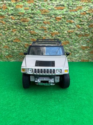 Hummer H2 Maisto – Escala 1:18 - Marca Maisto