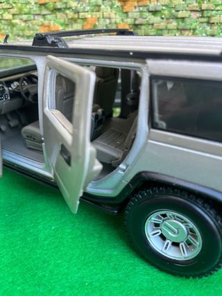 Hummer H2 Maisto – Escala 1:18 - Marca Maisto