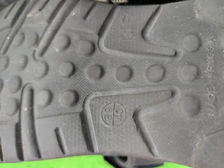 Zapatos negros T38 mujer y T39 niño (futbol)
