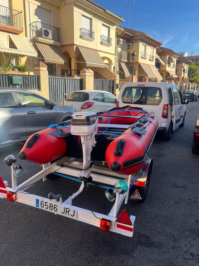 Zodiac Oceam 360 con motor Johnson