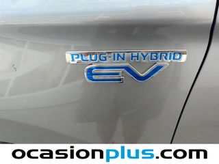Mitsubishi Outlander 2.4 PHEV Kaiteki 4WD Auto 165 kW (224 CV)