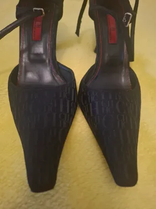 Zapatos de tacón Carolina Herrera negros