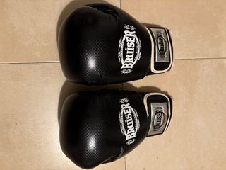 Guantes y protecciones de Kickboxing Bruiser T M