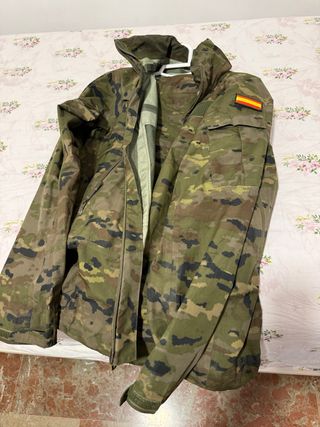 Traje completo 100% impermeable Militar Camuflaje