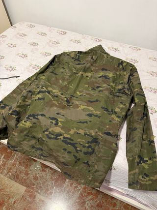 Traje completo 100% impermeable Militar Camuflaje