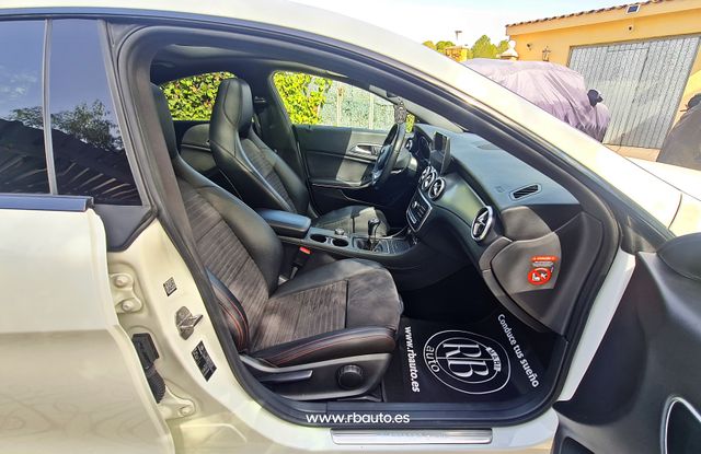 Mercedes-Benz Clase CLA 180AMG line impecable