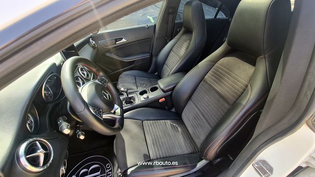 Mercedes-Benz Clase CLA 180AMG line impecable