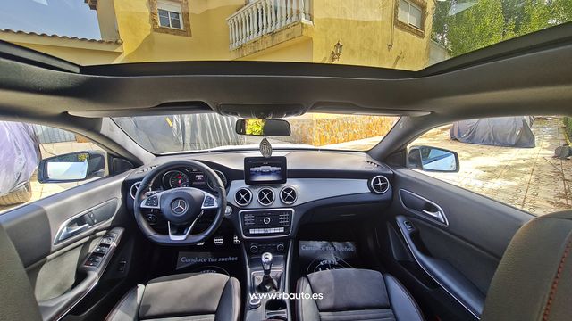 Mercedes-Benz Clase CLA 180AMG line impecable