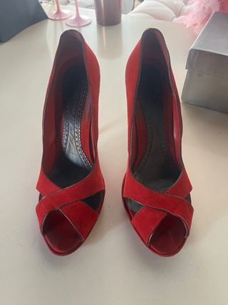 Zapatos de tacón Pedro del Hierro rojos