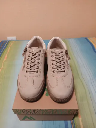 Deportivas SENDA ROAD piso caramelo beige.Talla 39