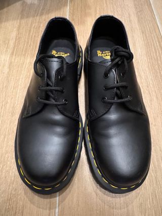 Zapatos Dr. Martens de cuero color negro