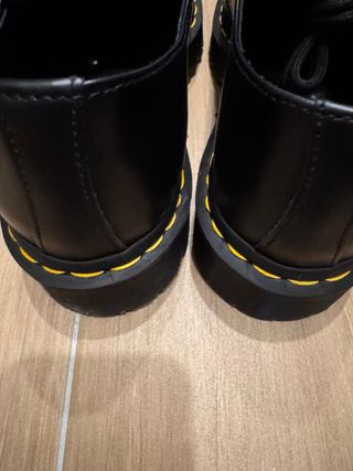 Zapatos Dr. Martens de cuero color negro