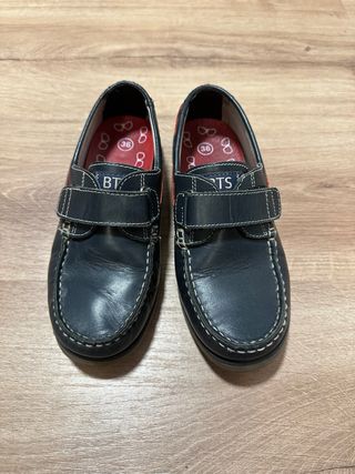 Zapatos niño BTS talla 36, piel azul