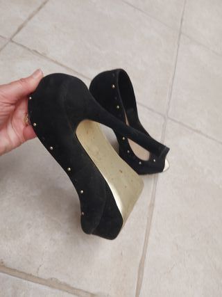 Zapatos Leticios Tacón Negro/Dorado Talla 38