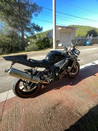 Yamaha R6 Negra