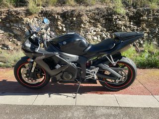 Yamaha R6 Negra