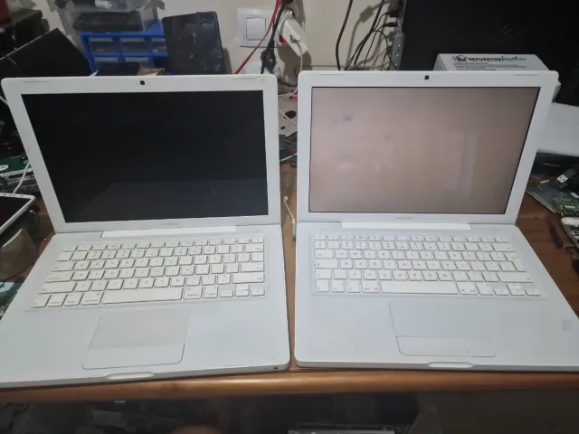 Confezione da 3 Apple MacBook bianchi