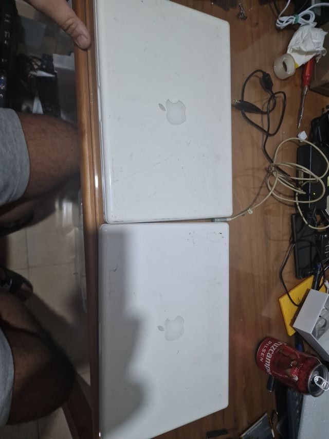 Confezione da 3 Apple MacBook bianchi