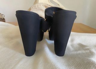 Zapatos tacón negro