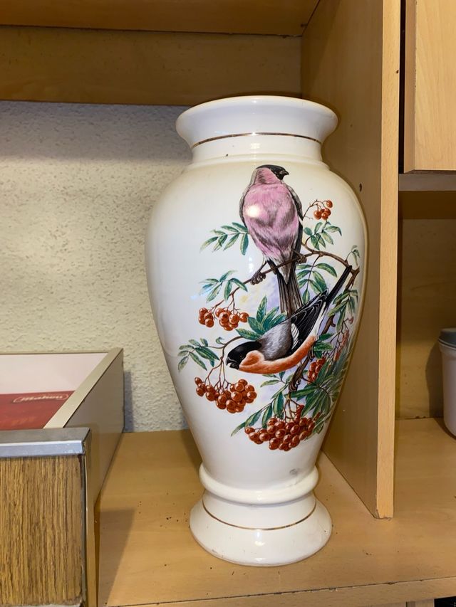 Jarrón decorativo pájaros y bayas