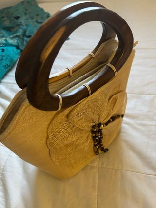 Bolso rafia artesanal tailandés asa madera