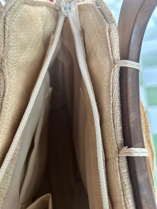 Bolso rafia artesanal tailandés asa madera